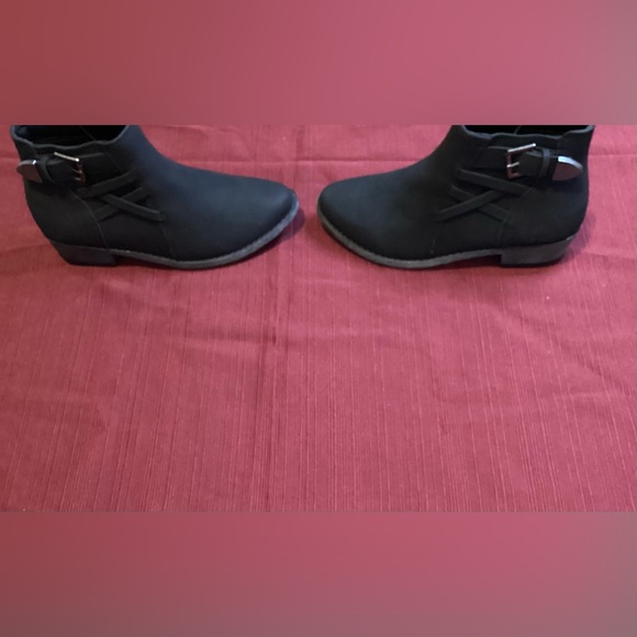 👠NEW Girls SO Memory Foam Ankle Boots Sz 2 - Picture 2 of 5